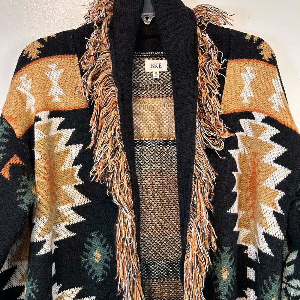 Buckle BKE Southwestern Fringe Open Flyaway Cardigan Sweater Women’s Medium - Picture 4 of 8